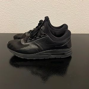 Boys Nike Shoes Size 6 Youth